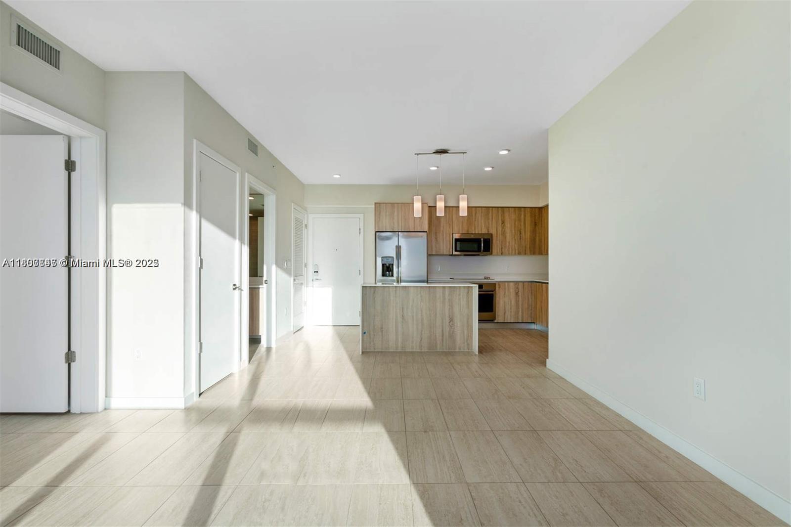 QUADRO CONDO - Residential