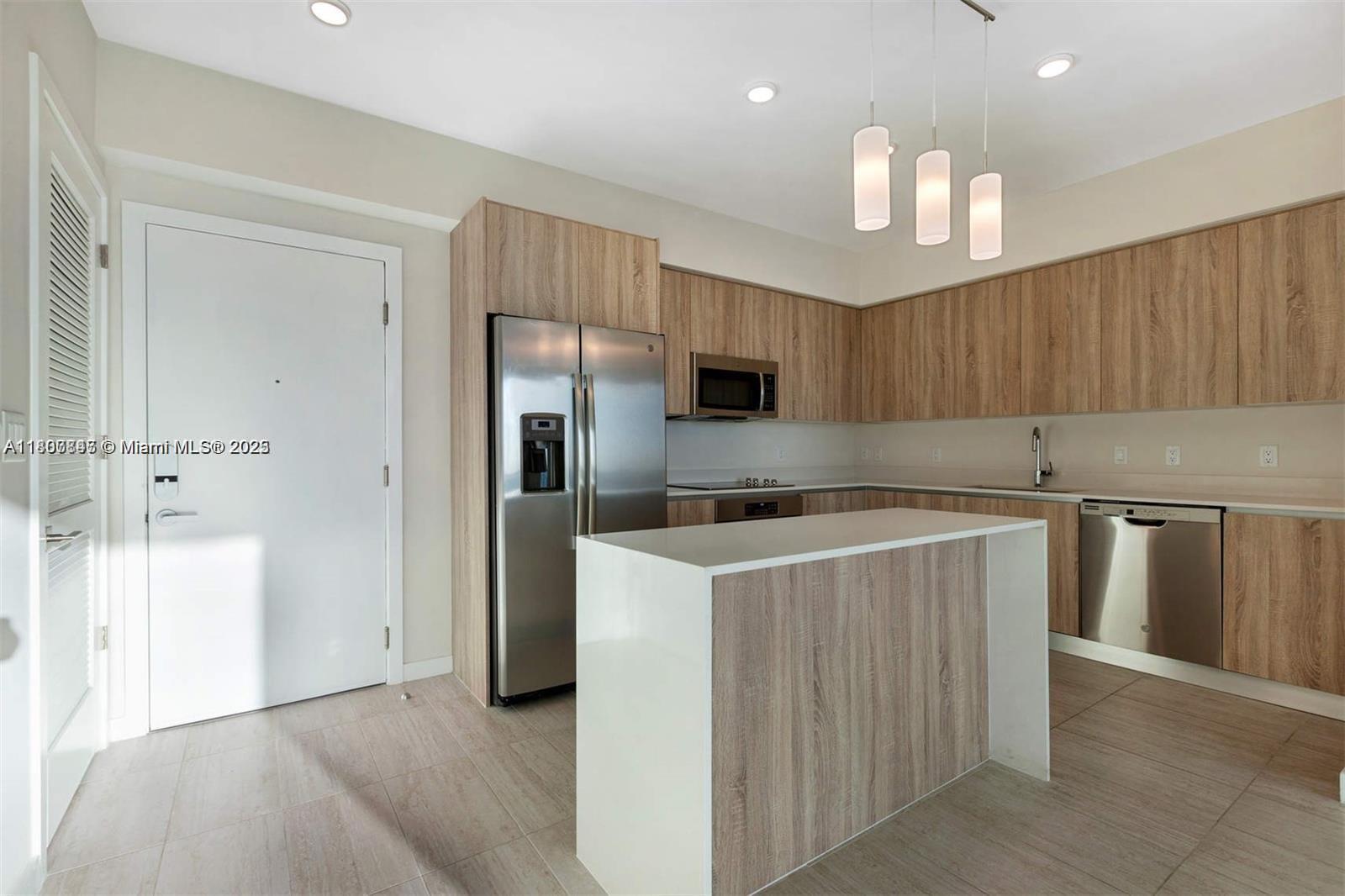 QUADRO CONDO - Residential