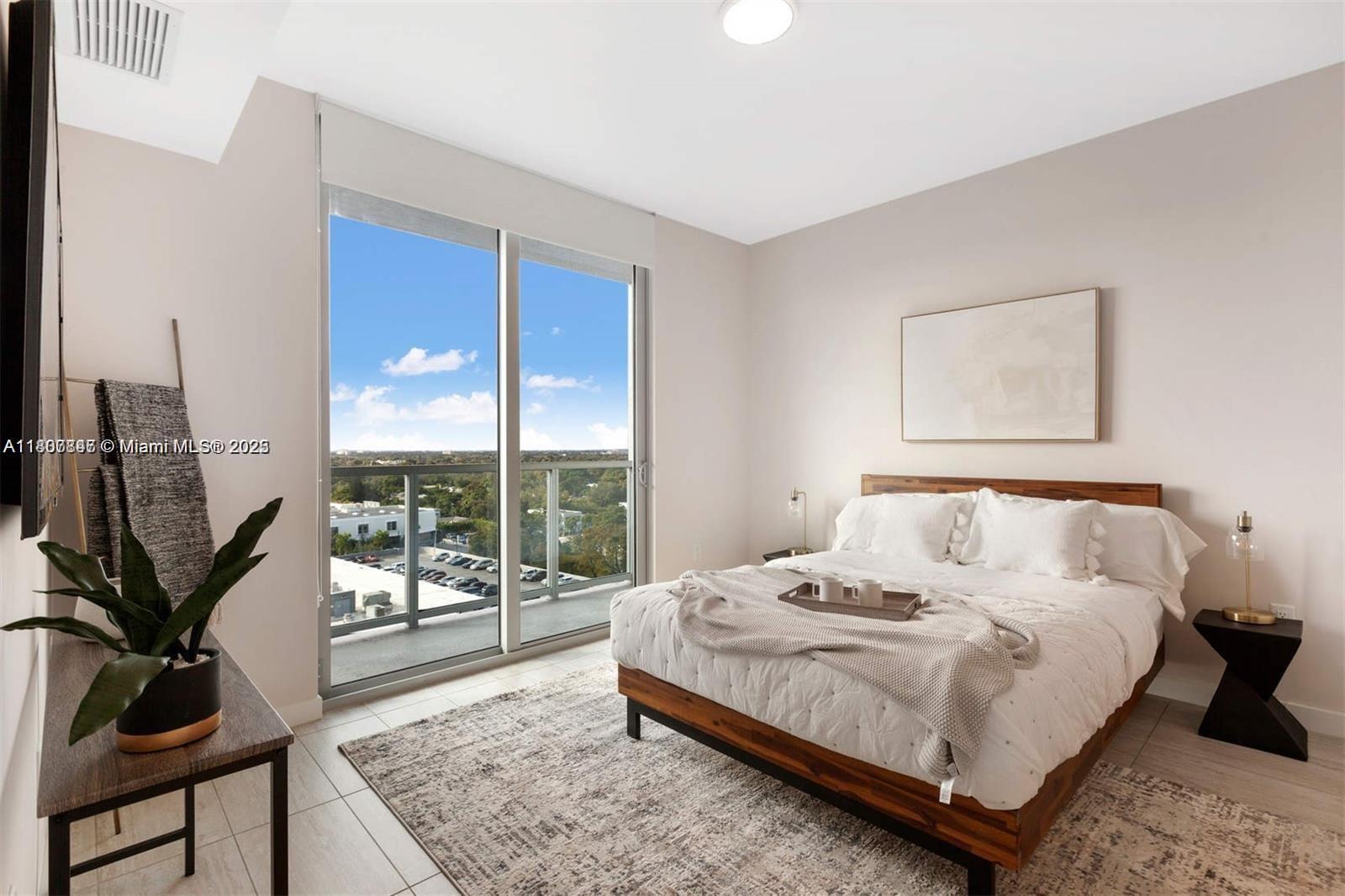 QUADRO CONDO - Residential