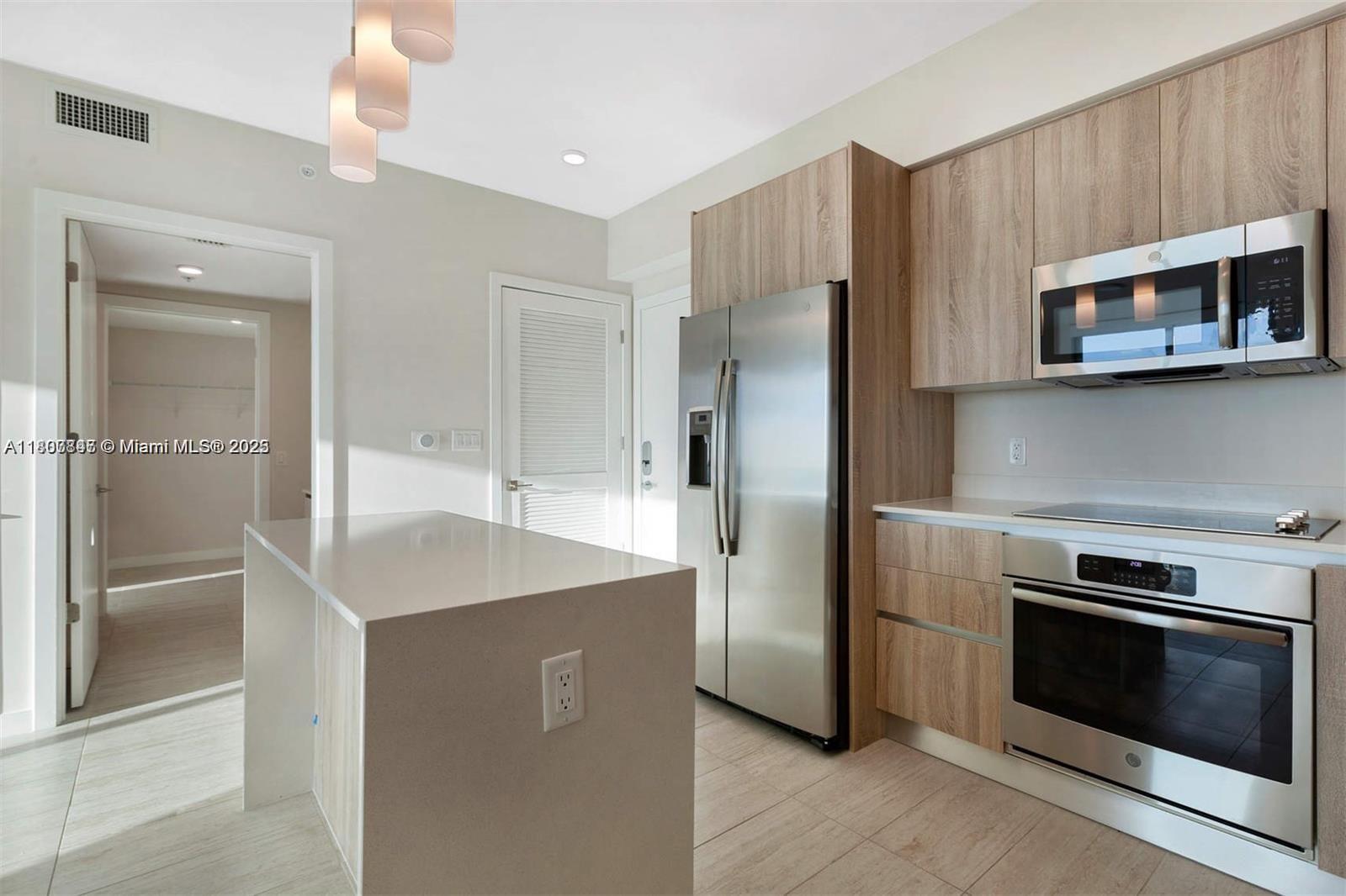 QUADRO CONDO - Residential