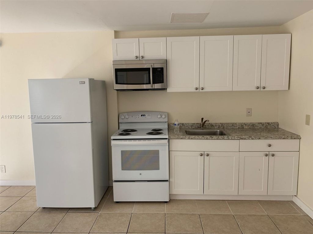 Photo of 312 S 17th Ave #312, Hollywood, FL 33020 (MLS # A11978541)