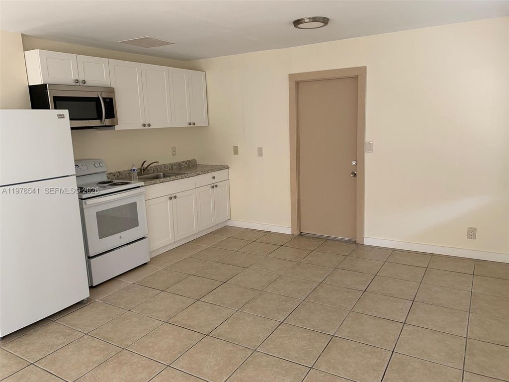 Photo of 312 S 17th Ave #312, Hollywood, FL 33020 (MLS # A11978541)