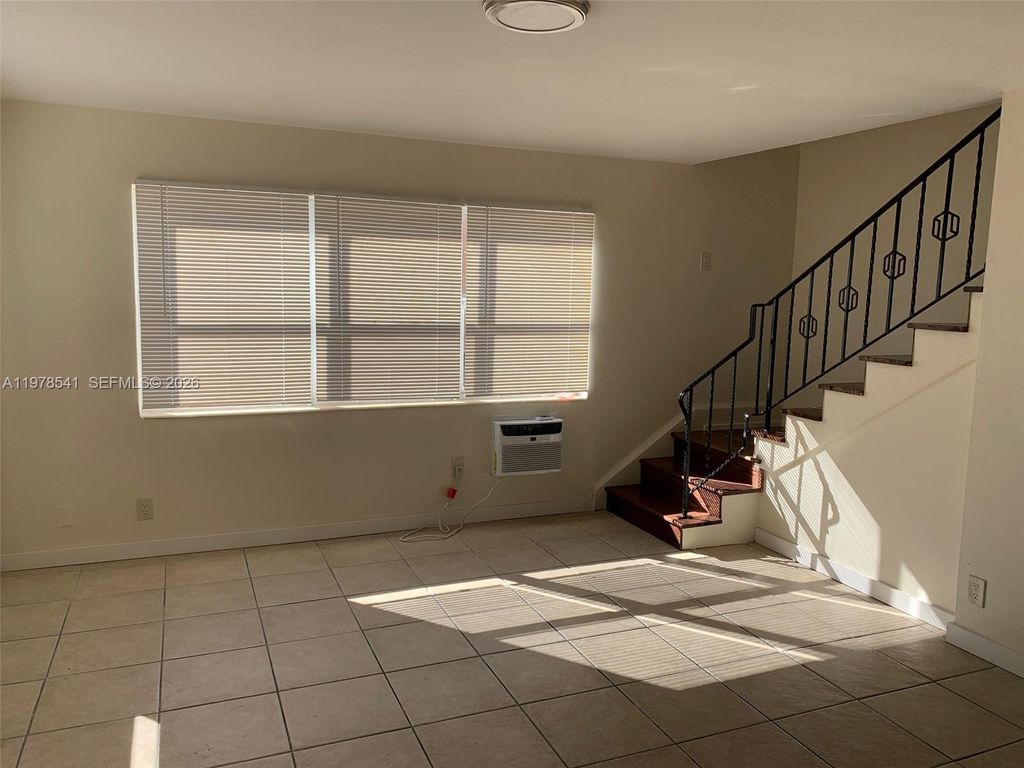 Photo of 312 S 17th Ave #312, Hollywood, FL 33020 (MLS # A11978541)