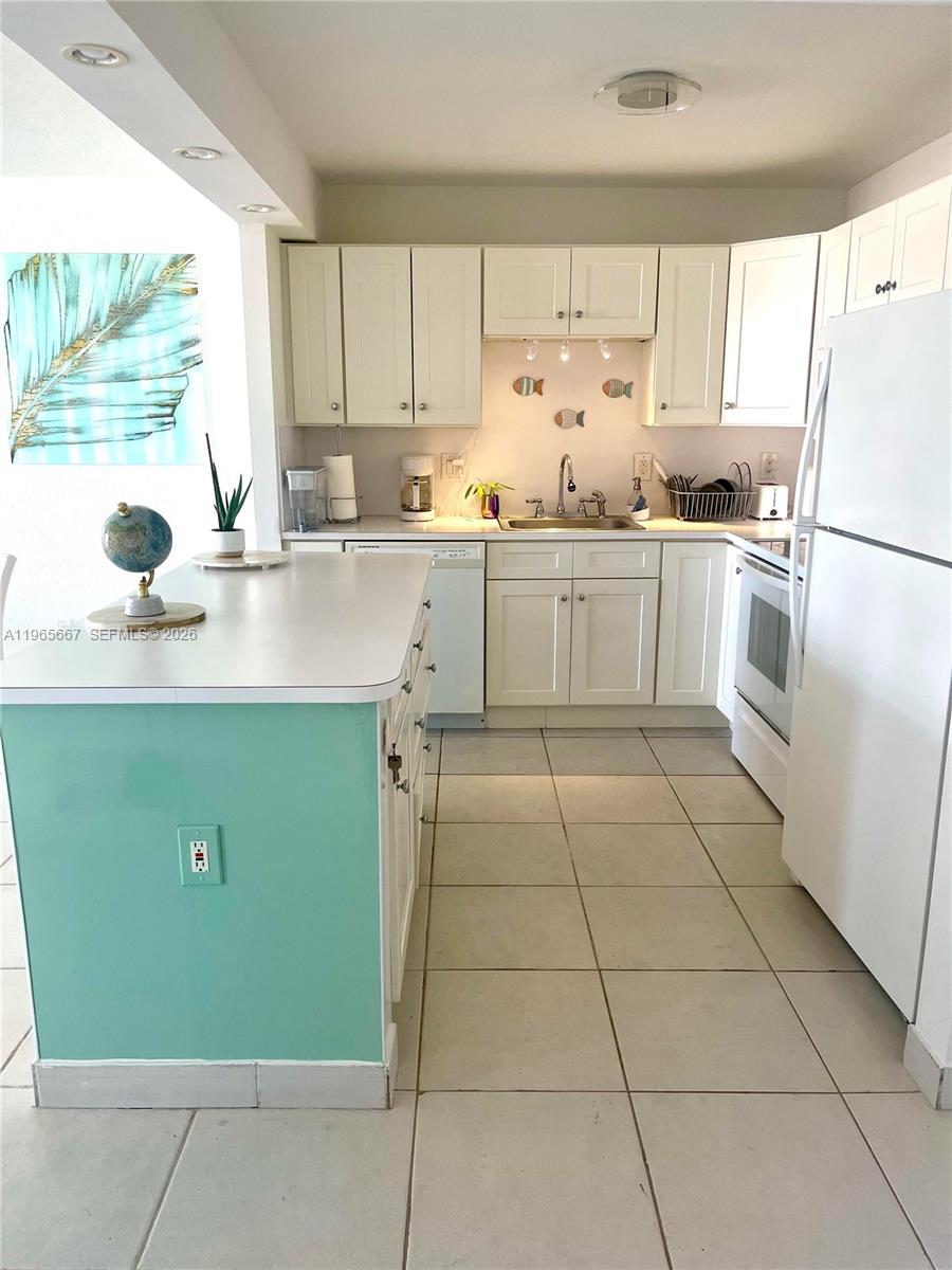 , Hallandale Beach, FL, 33009/$240,000 4 612725756