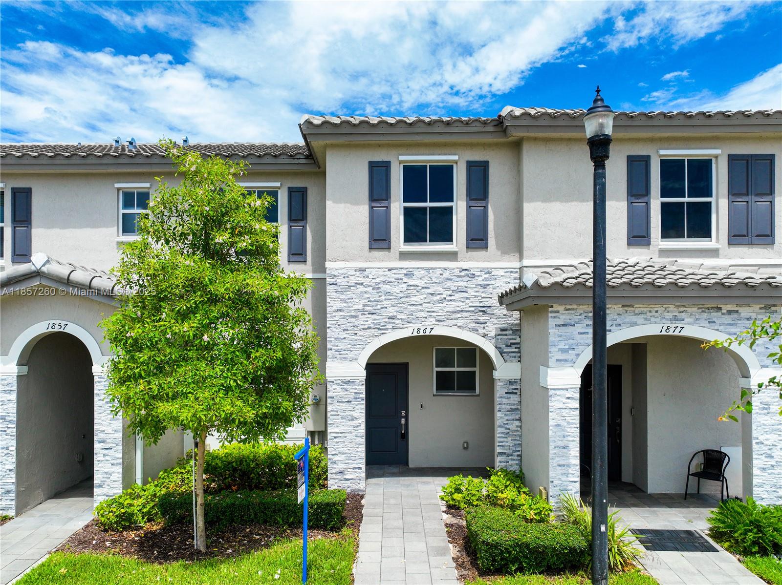 ***UP TO $10,000 CLOSING COST CREDIT; INCLUDE DESIRED CREDIT TO THE ASKING PRICE*** Welcome to this beautiful townhome in the sought-after "Riviera of Keys Gate" community, offering 3 bedrooms and 2.5 bathrooms with spacious living, dining, and kitchen areas. The modern kitchen boasts granite countertops, stainless steel appliances, ample storage, and a breakfast counter. A half bath and laundry room are conveniently downstairs. Upstairs features the primary suite with en-suite bath and walk-in closet, two bedrooms, and a full bath. Enjoy a private fenced backyard, clubhouse, pool, fitness center, and parks—minutes from shopping, dining, schools, and the Florida Keys. Low HOA! Don’t miss the 3D tour—May the Force be with you!