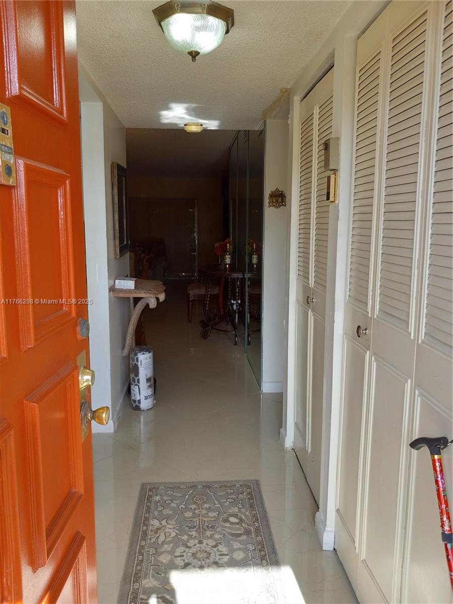 LAS VISTAS B IN INVERRARY - Residential