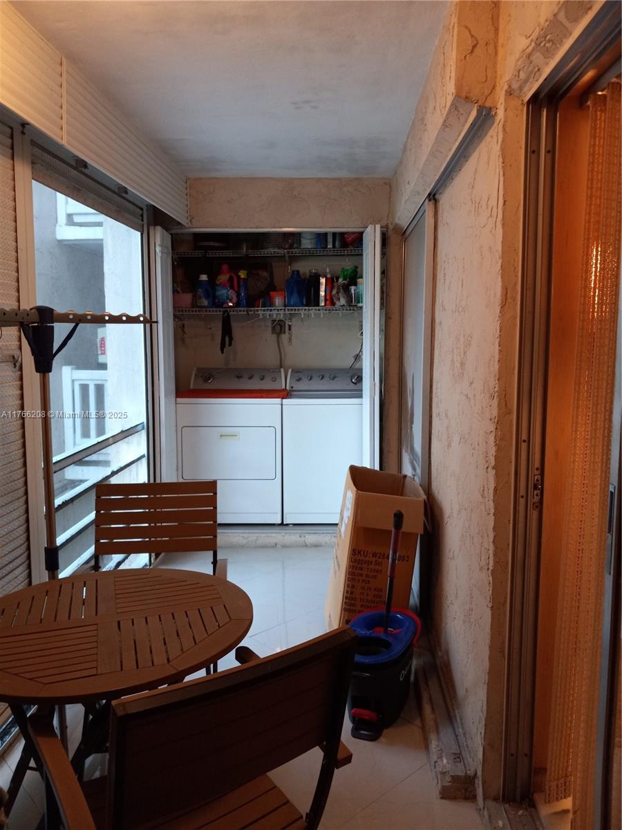 LAS VISTAS B IN INVERRARY - Residential