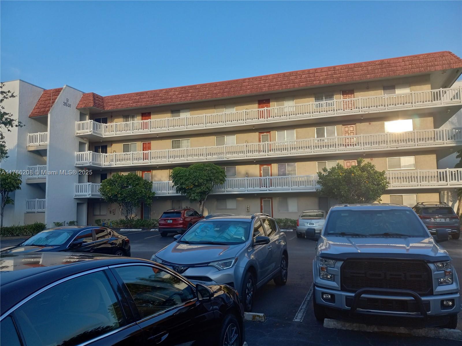 LAS VISTAS B IN INVERRARY - Residential