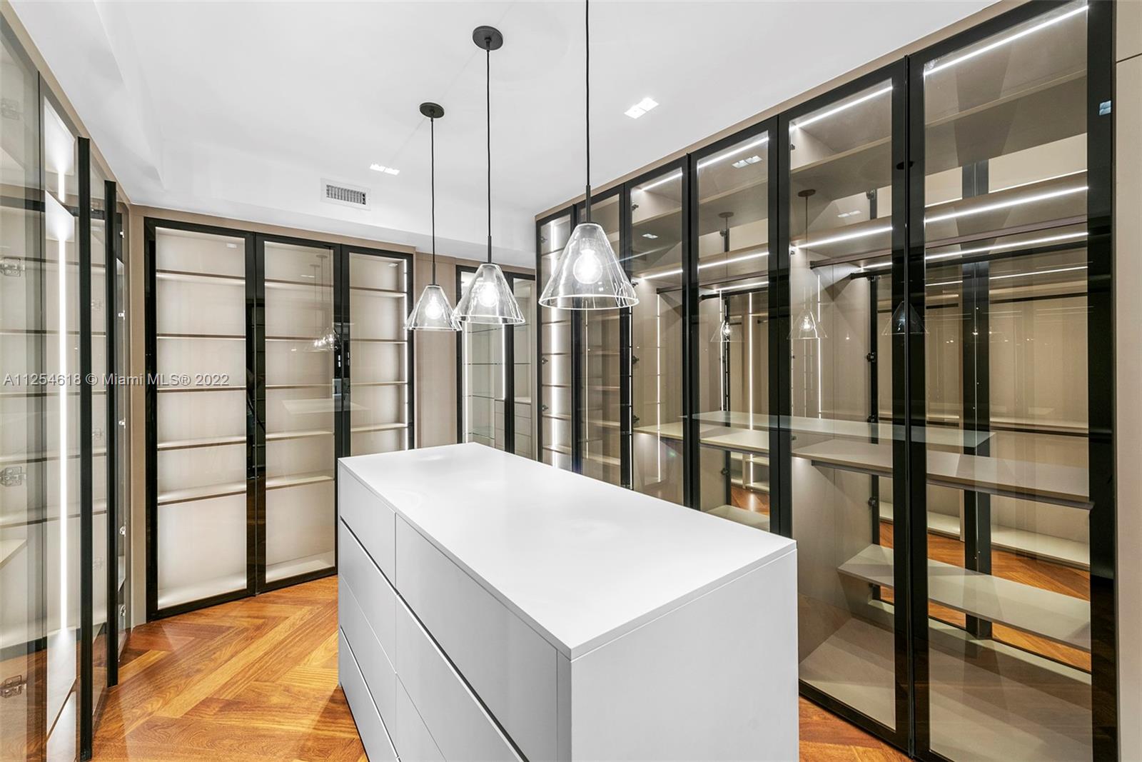 BAY RIDGE ESTS - Residential