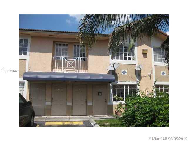 APARTMENT LOCATED IN SECOND FLOOR WASHER AND DRYER INSIDE THE UNIT . TILED FLOORS.
vacant and easy to show , immediate occupancy