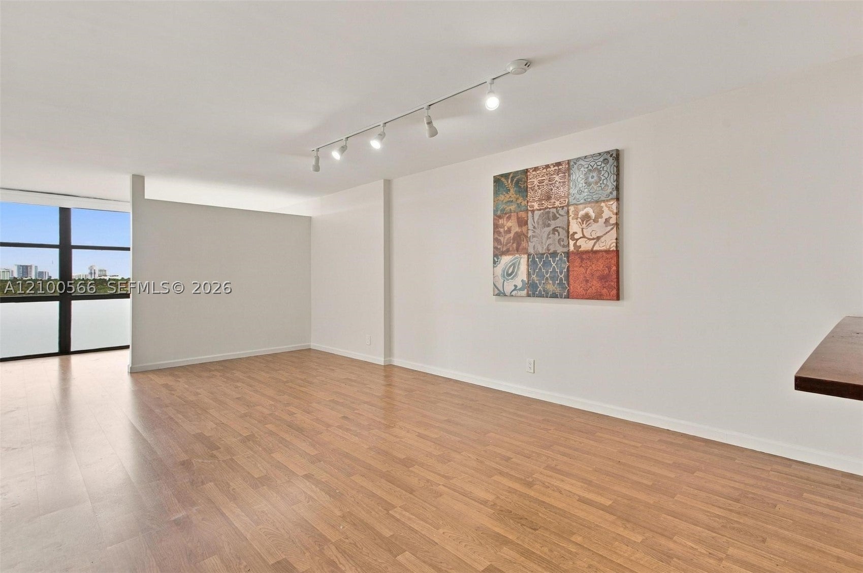 1000 Parkview Dr 627