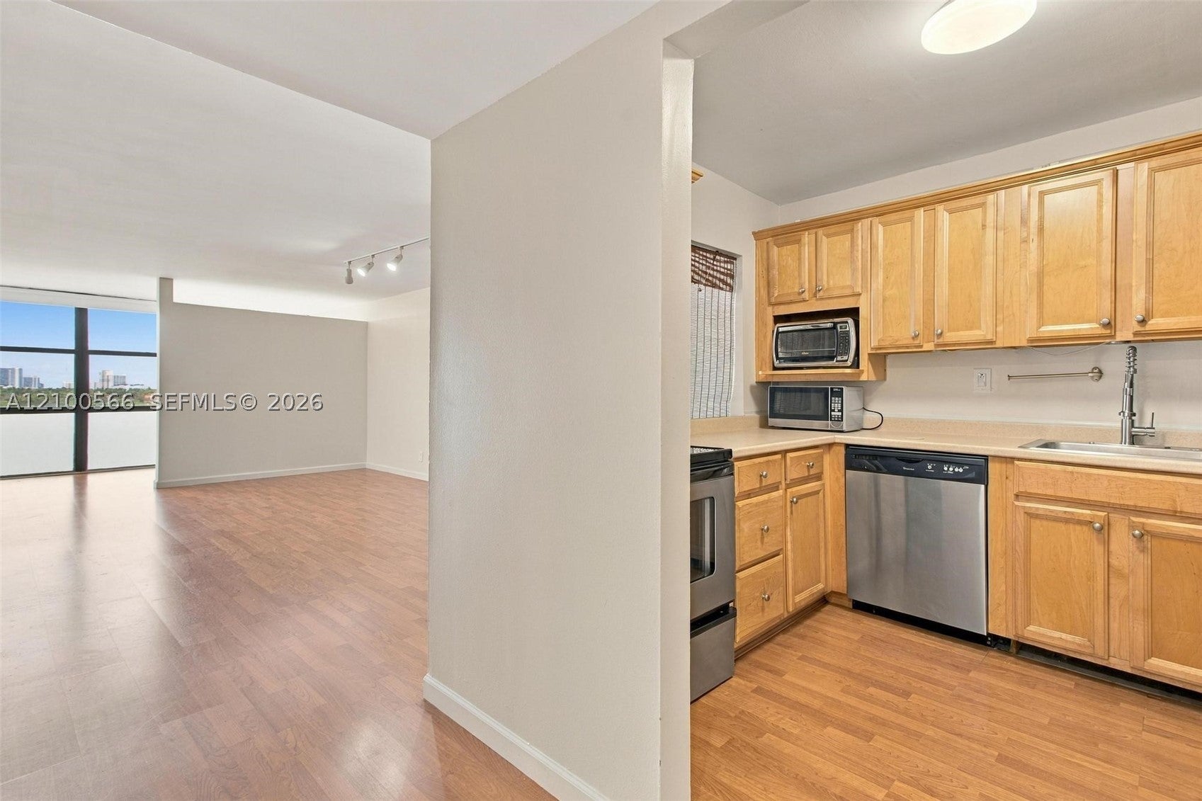 1000 Parkview Dr 627