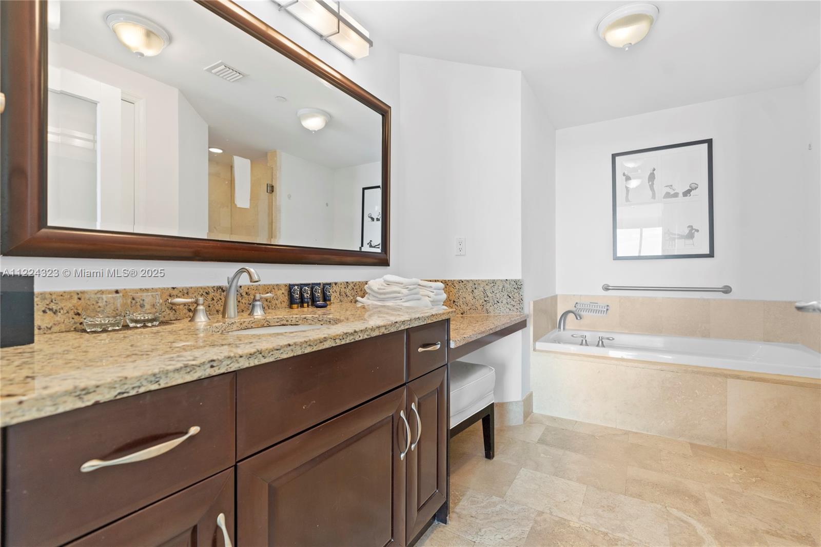 Fontainebleau II/Tresor - Residential