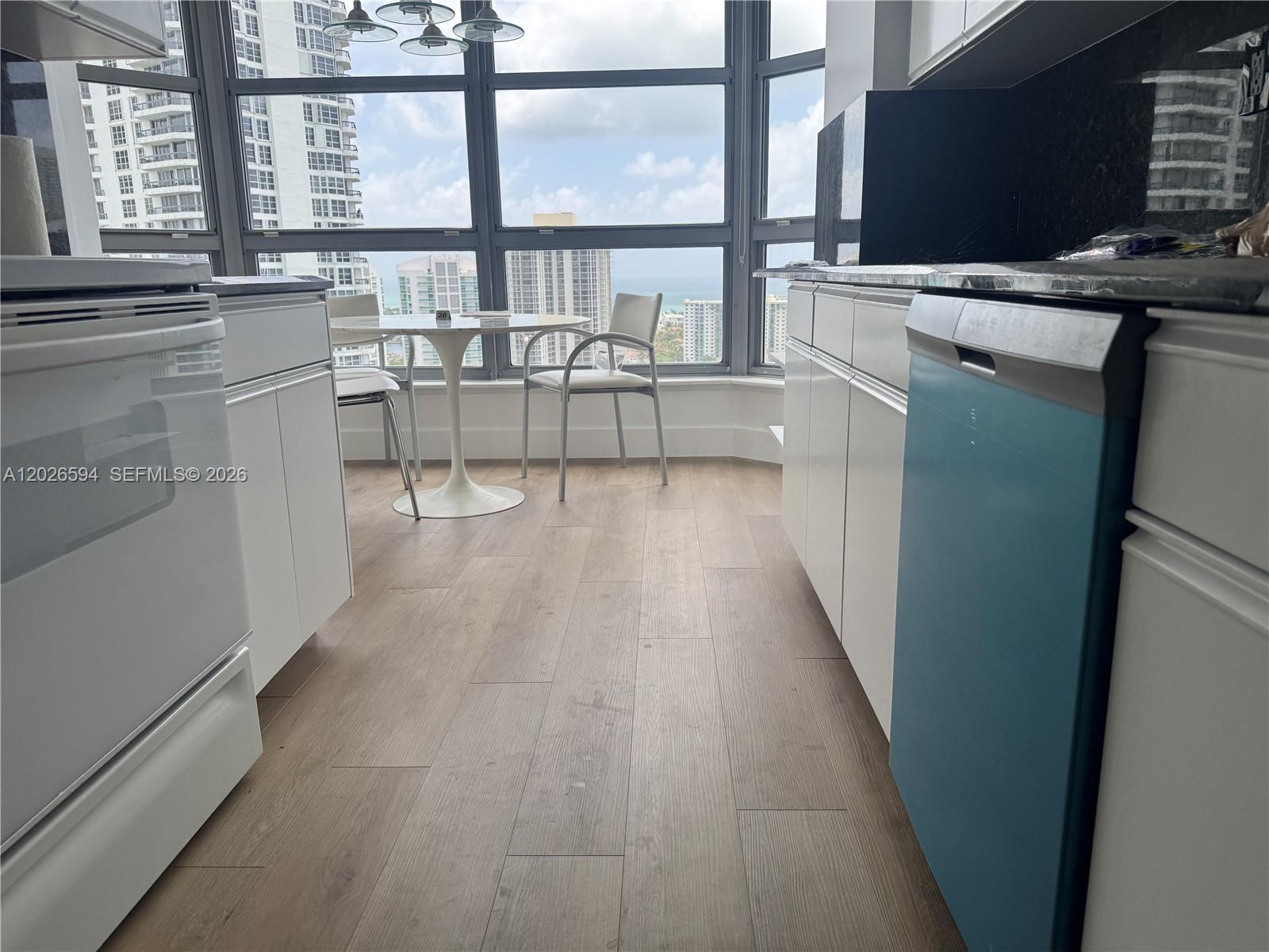 MYSTIC POINTE TOWER 500 C - Residential