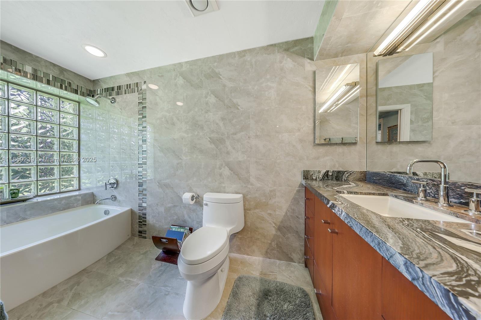 GALE RANCH ESTS - Residential