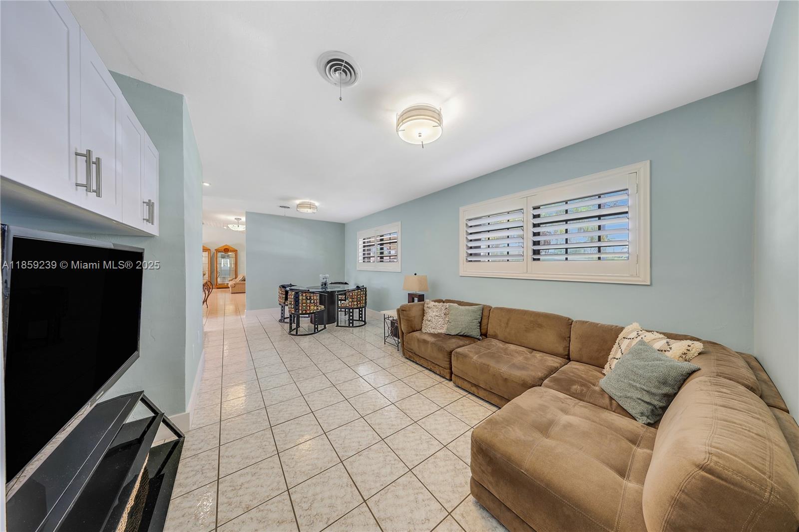 GALE RANCH ESTS - Residential