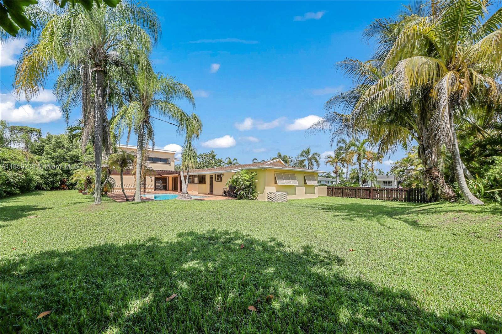 GALE RANCH ESTS - Residential