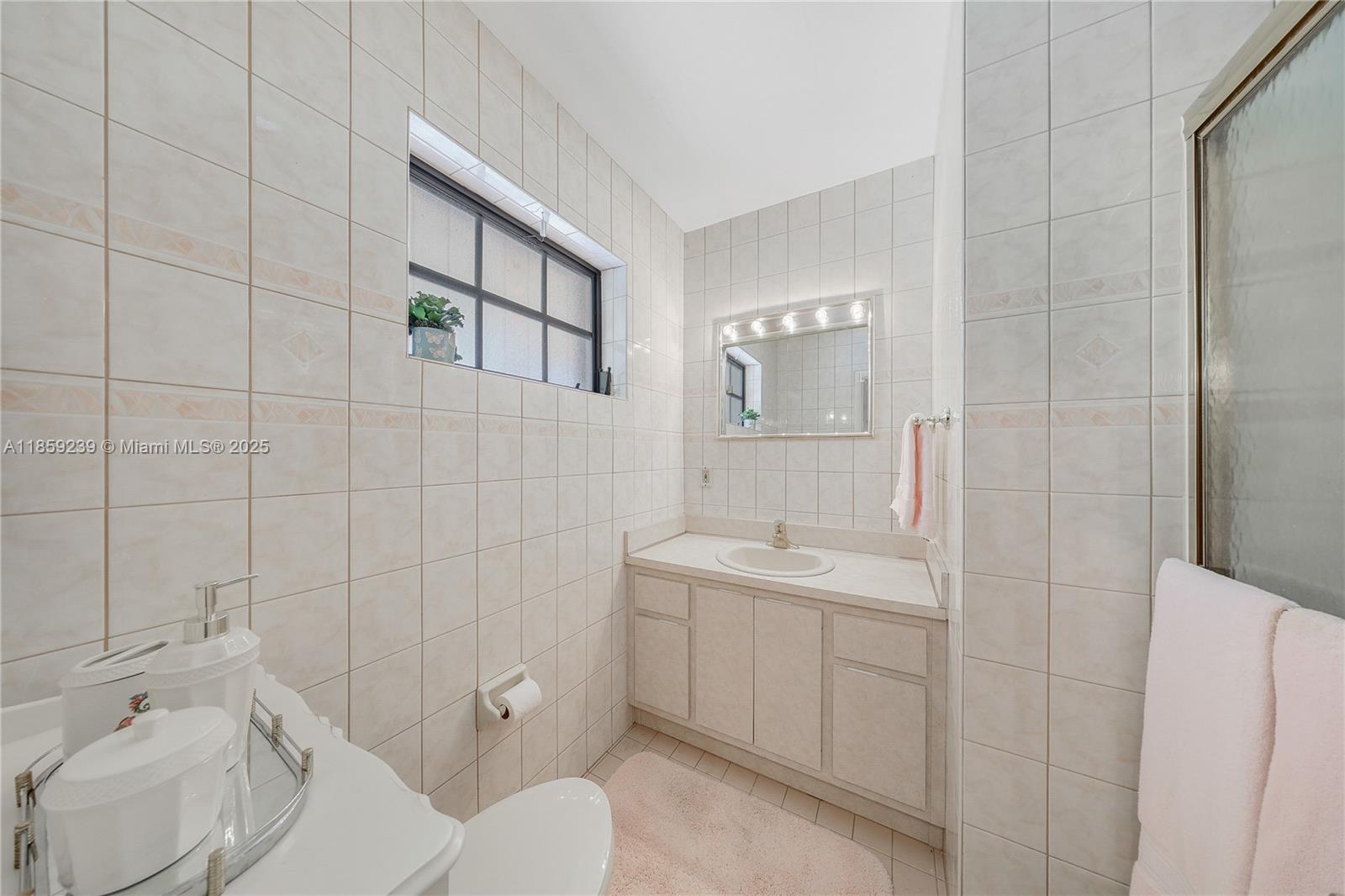 GALE RANCH ESTS - Residential