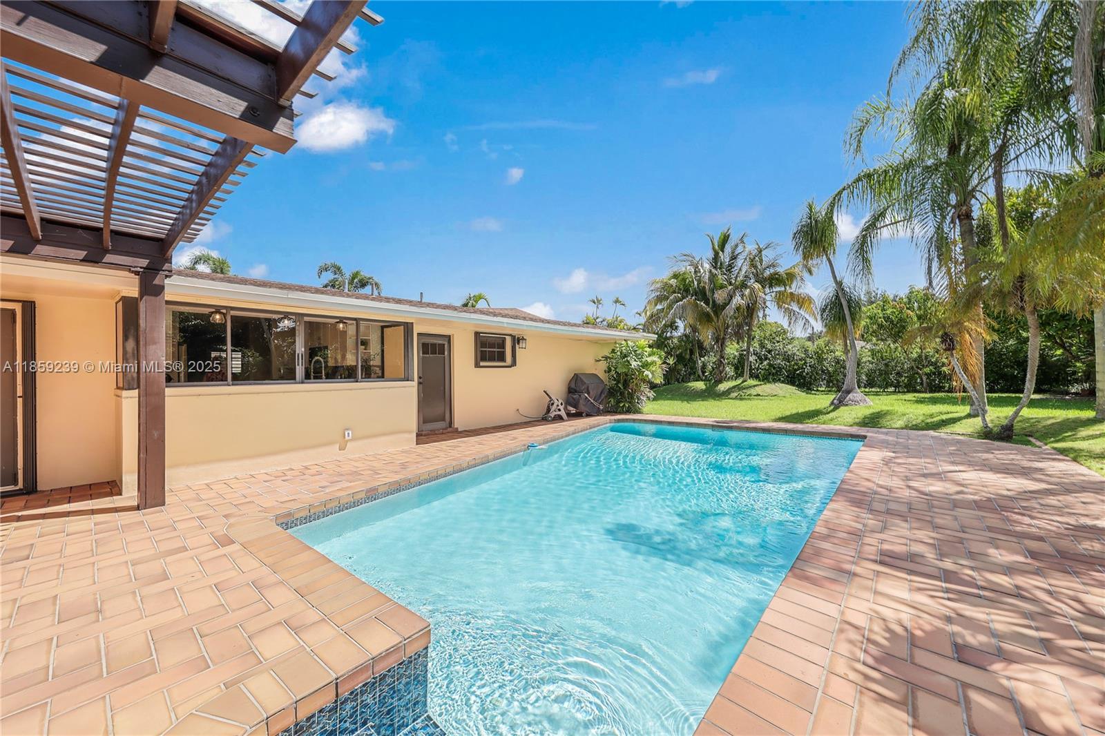 GALE RANCH ESTS - Residential