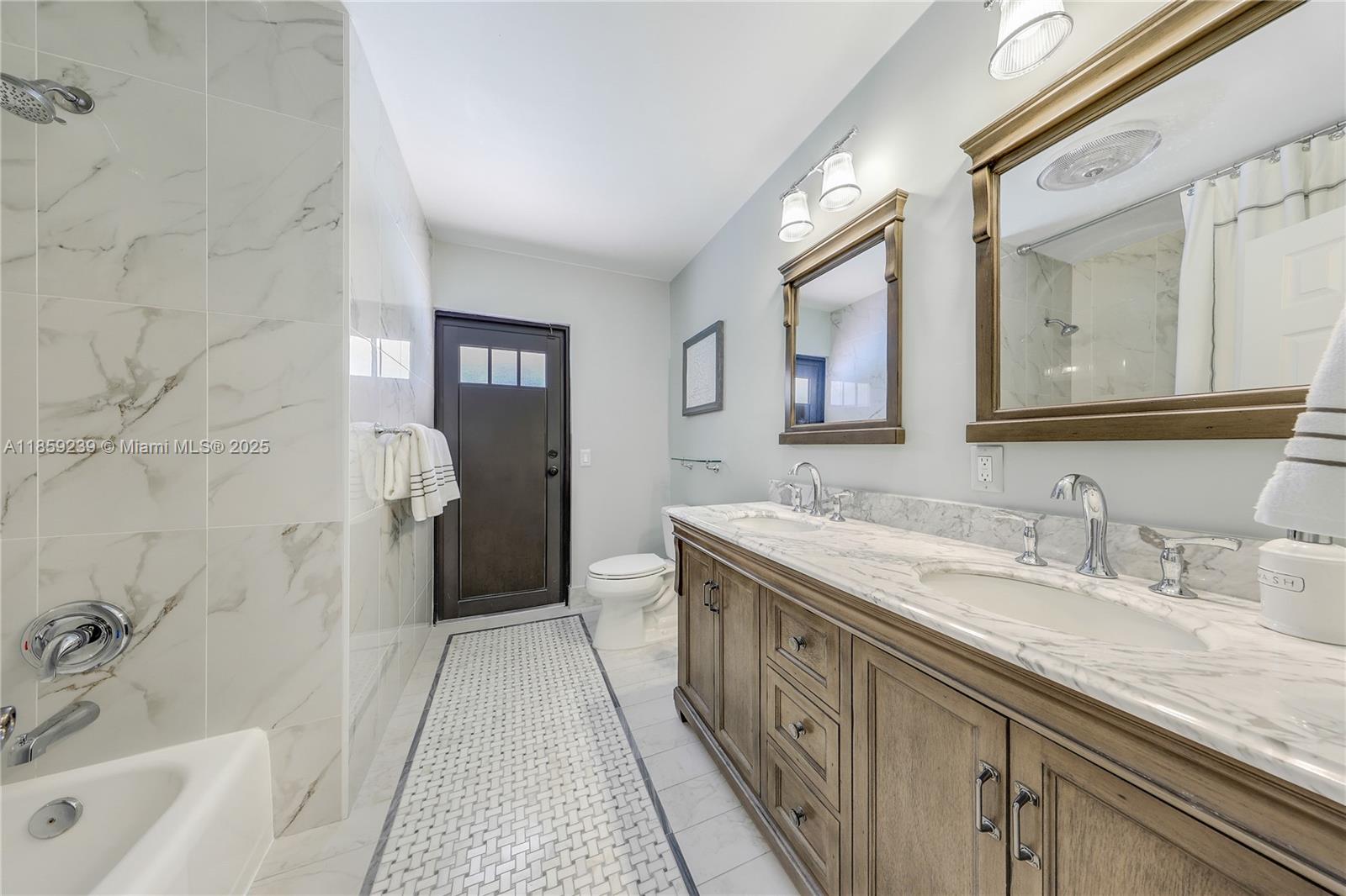 GALE RANCH ESTS - Residential