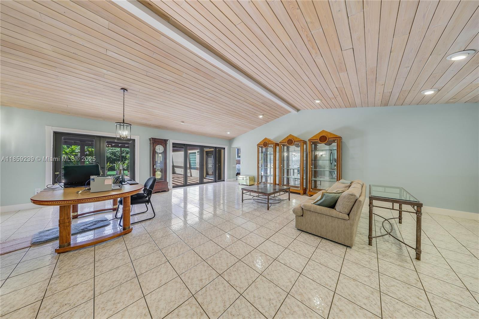 GALE RANCH ESTS - Residential