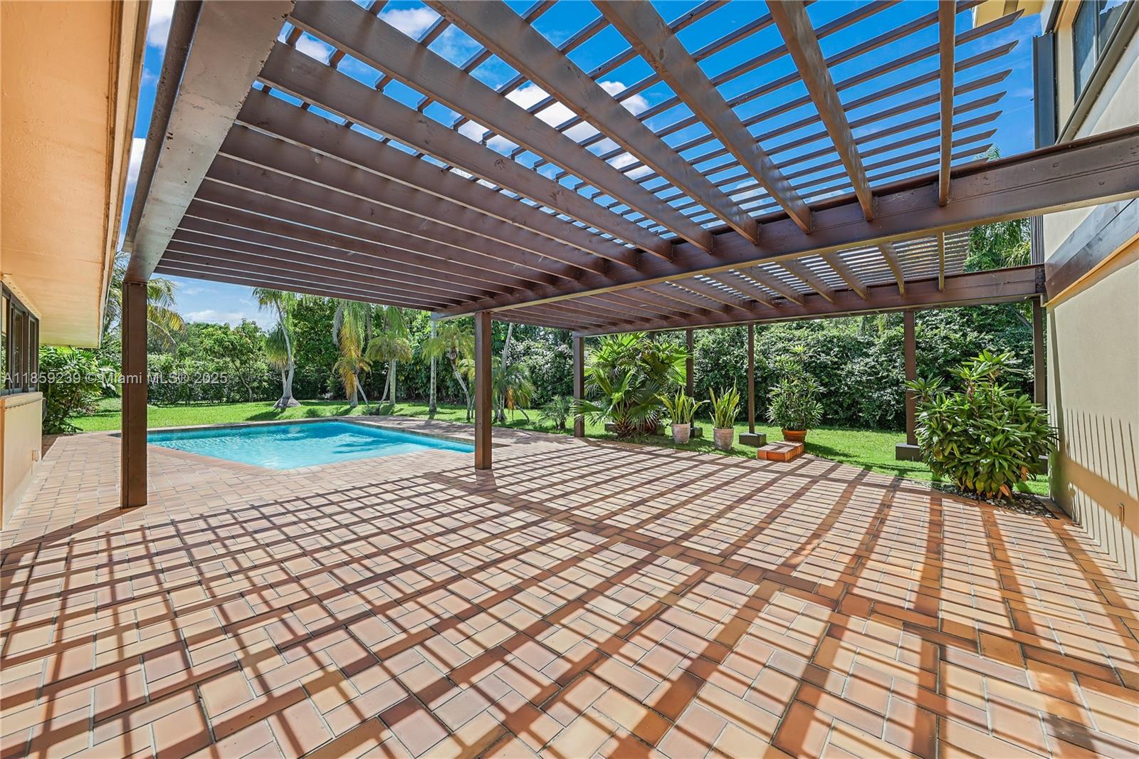 GALE RANCH ESTS - Residential