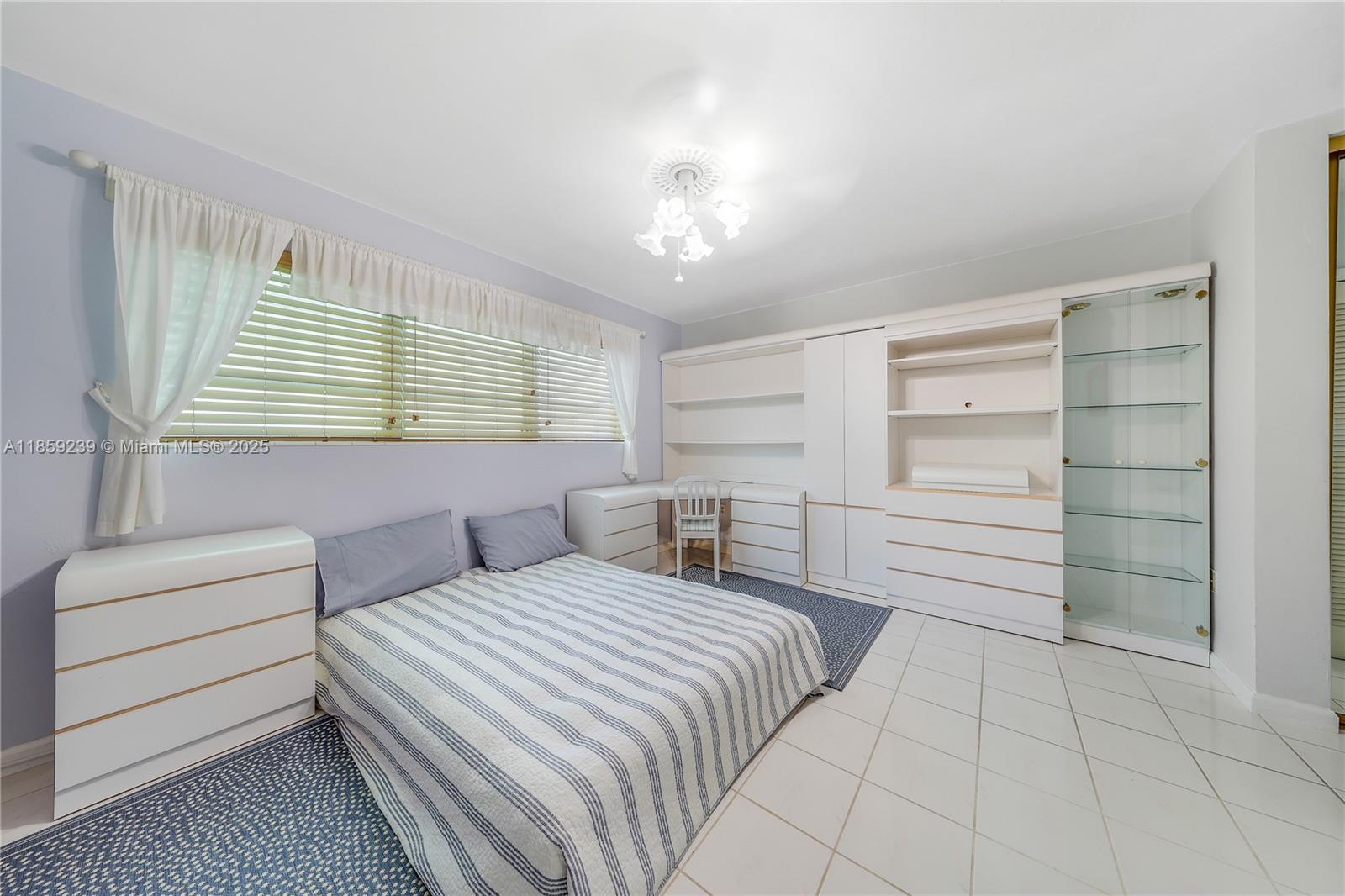 GALE RANCH ESTS - Residential