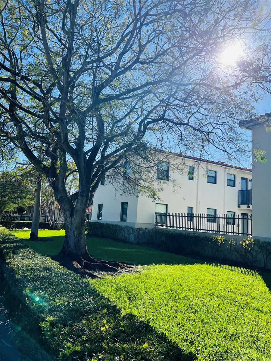 SUNNY GROVE - Residential Lease