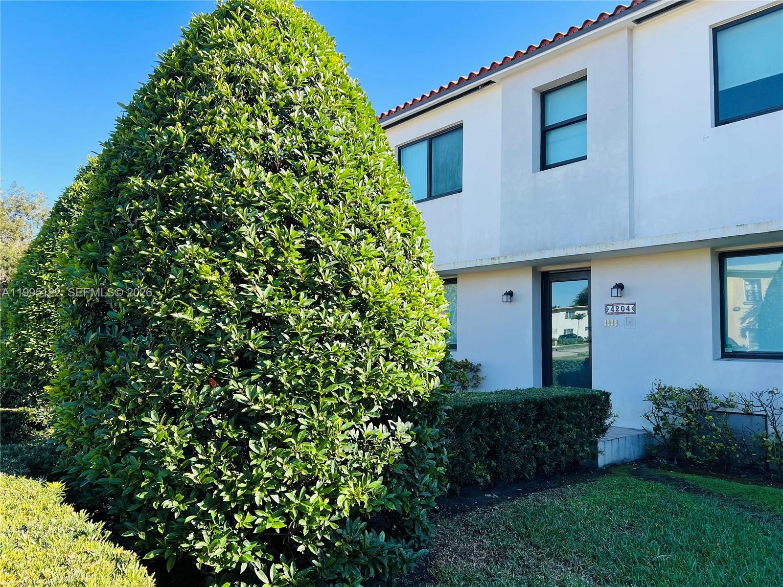 SUNNY GROVE - Residential Lease