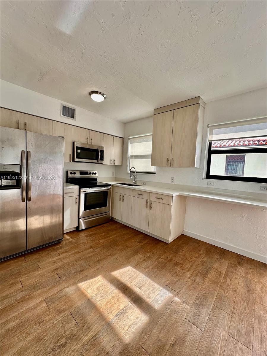 SUNNY GROVE - Residential Lease