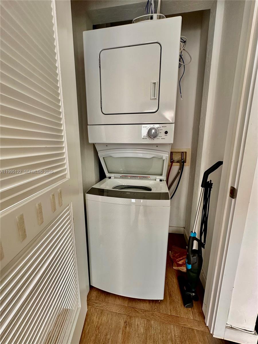 SUNNY GROVE - Residential Lease