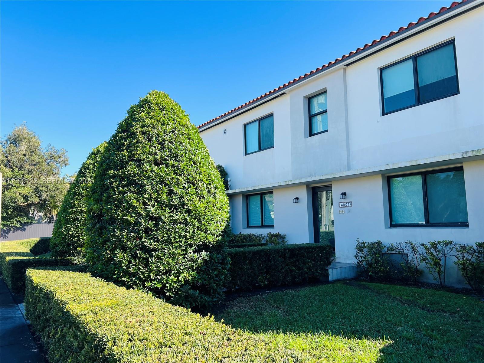 SUNNY GROVE - Residential Lease