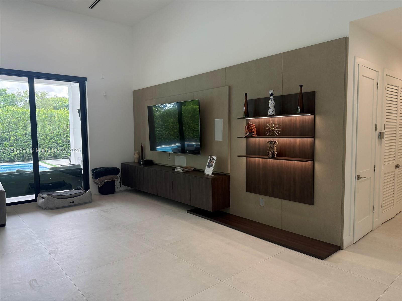 SUB OF PB 3-169 - Residential