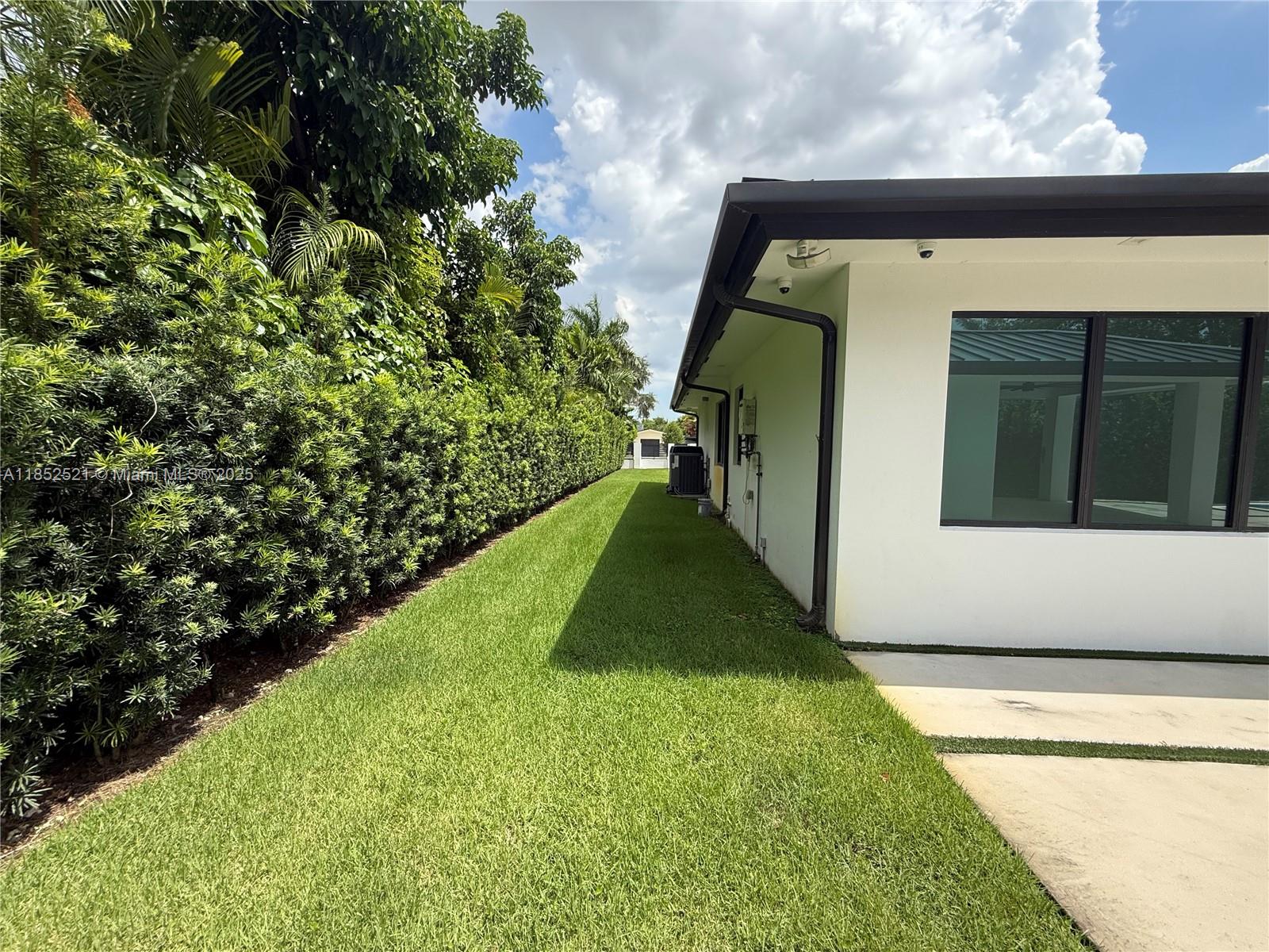 SUB OF PB 3-169 - Residential