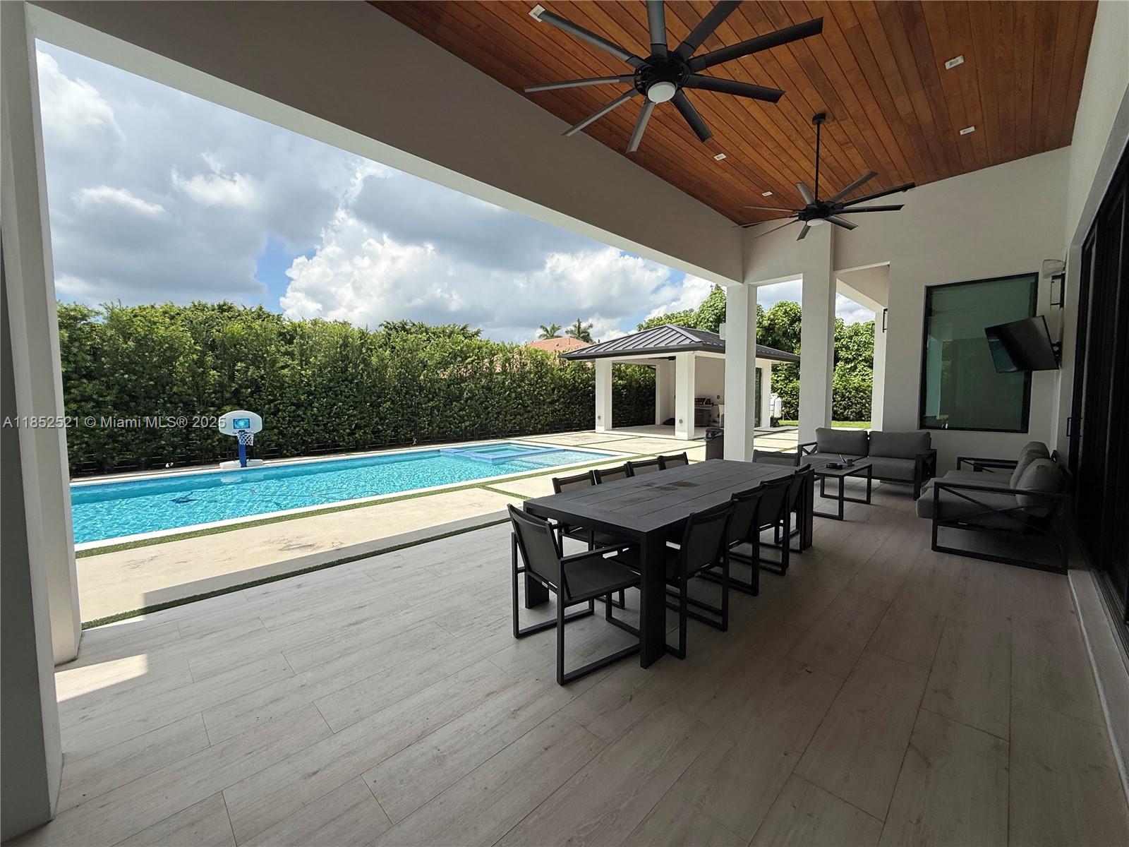 SUB OF PB 3-169 - Residential