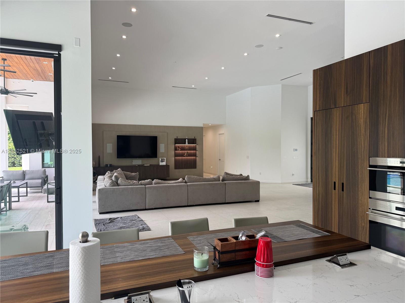 SUB OF PB 3-169 - Residential