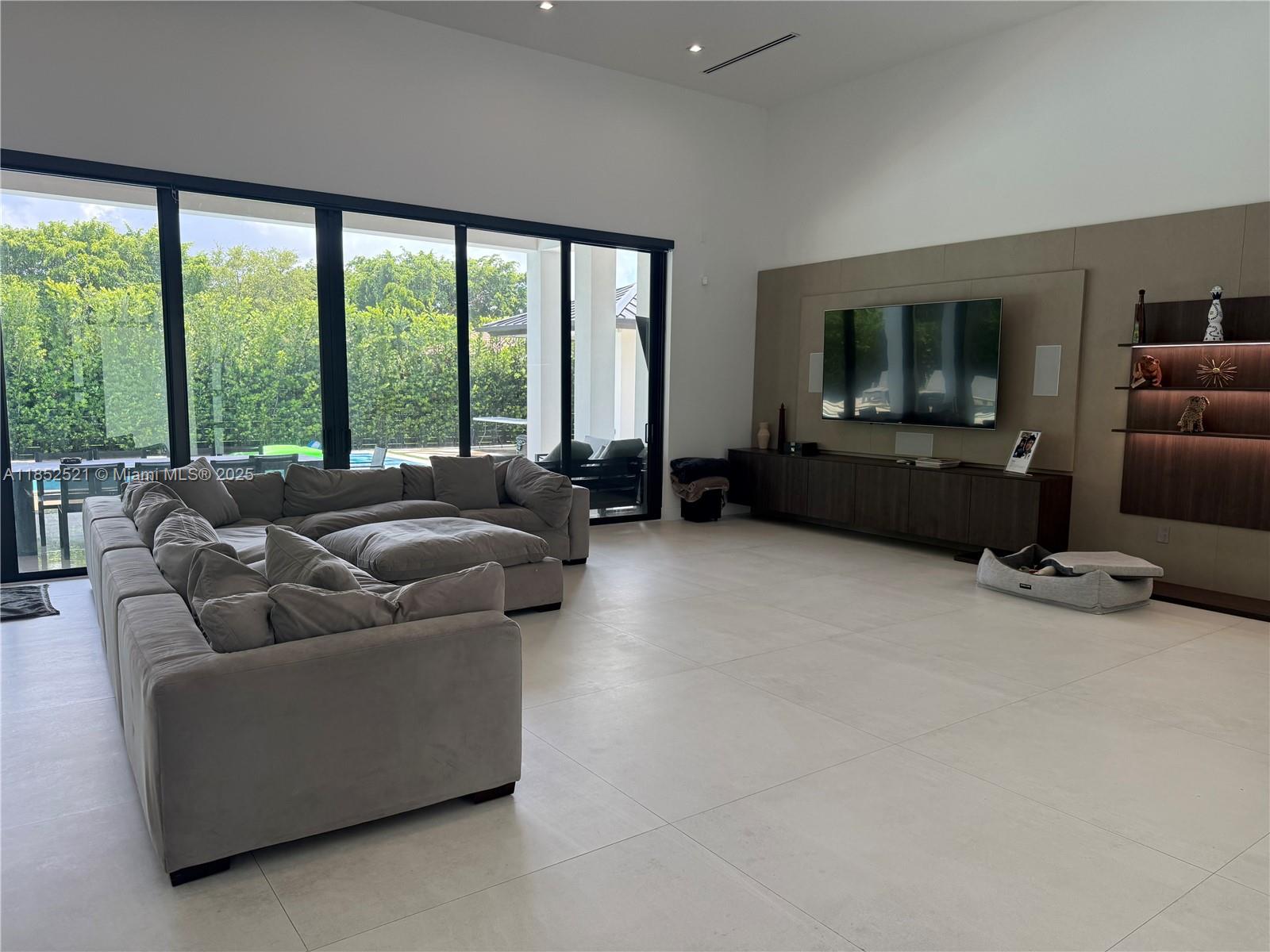 SUB OF PB 3-169 - Residential