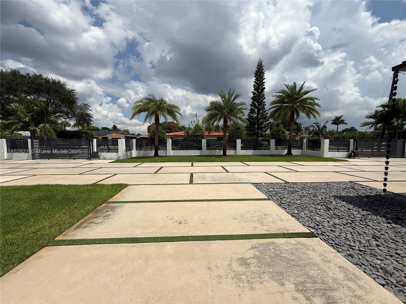 SUB OF PB 3-169 - Residential