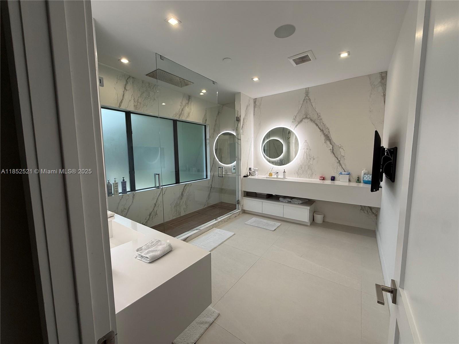 SUB OF PB 3-169 - Residential