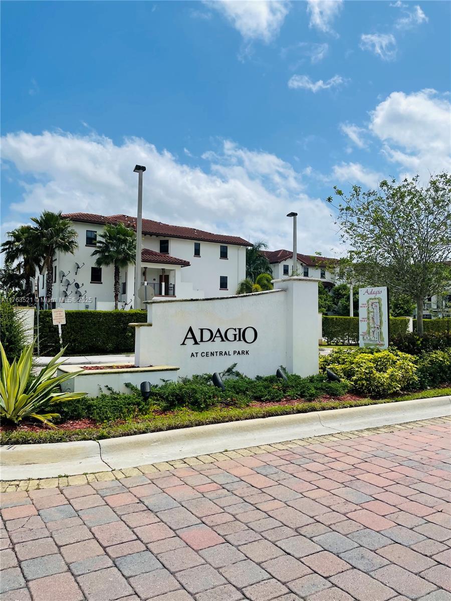 10620 Nw 88th St 221, Doral, Miami-Dade County, Florida - 2 Bedrooms  
3 Bathrooms - 