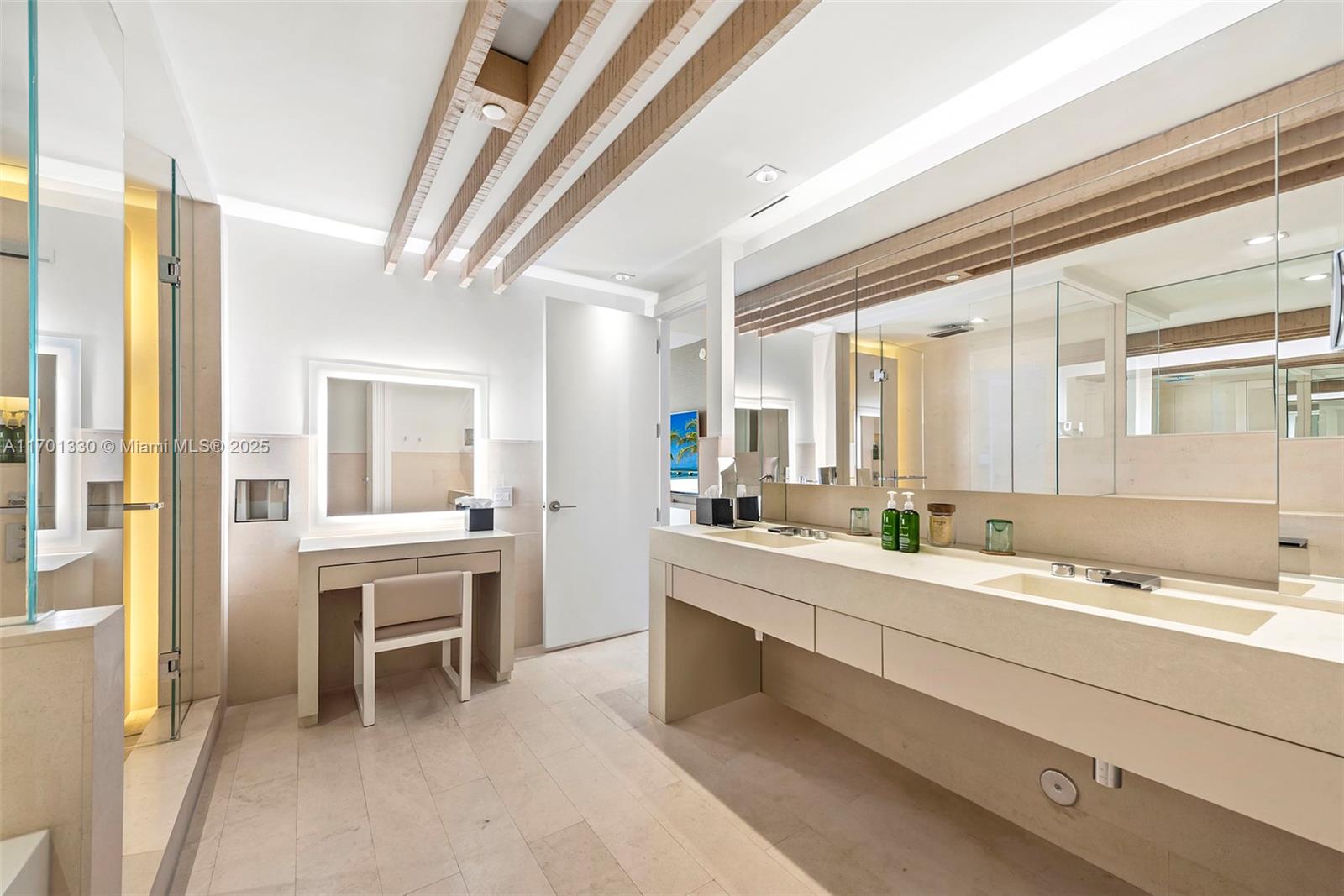 102 24th St PH-1718