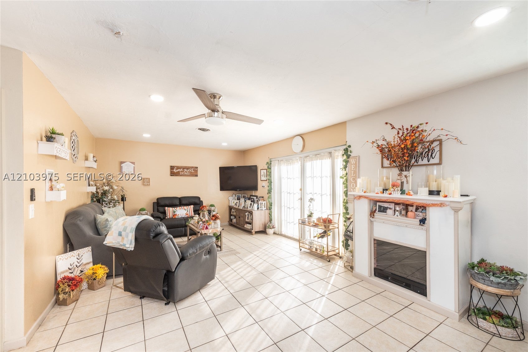 View photos, virtual tours, details... 851 Caroline Cir