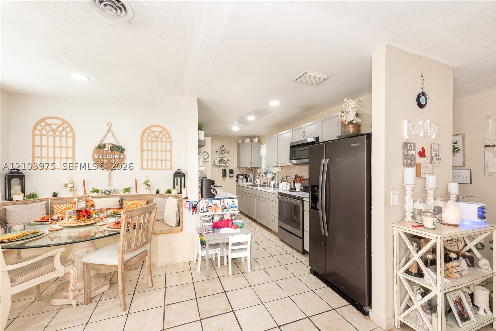 View photos, virtual tours, details... 851 Caroline Cir