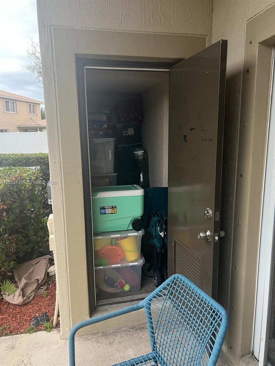 BANYAN BAY CONDO - Residential Lease