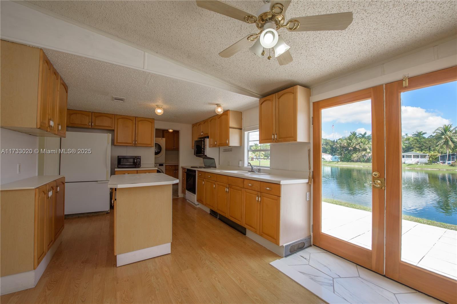 35250 SW 177 Court, #31, Homestead, FL, 33034/$220,000 3 35250 SW 177 Court, #31