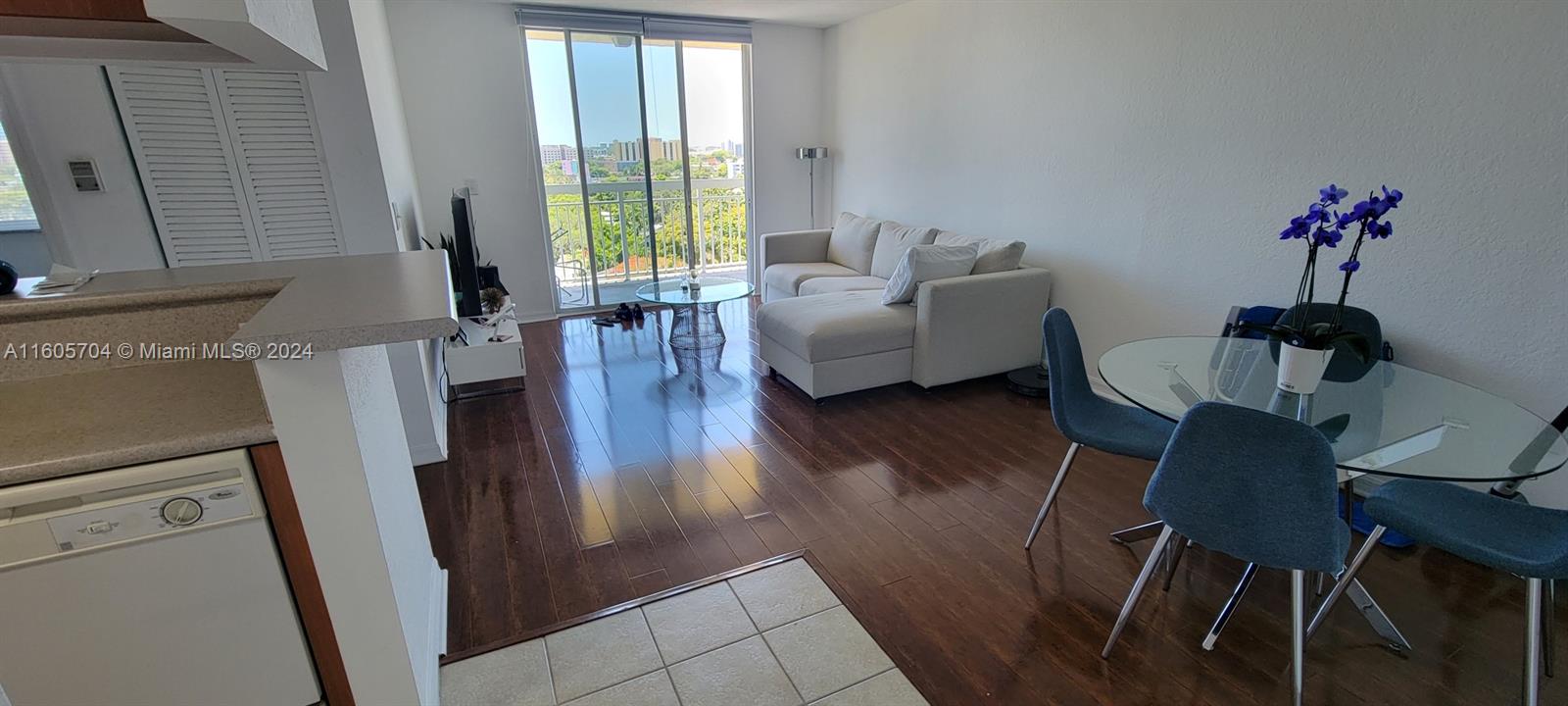 AMAZING 1/1 IN SEYBOLD POINTE CONDO! CENTRALLY LOCATED IN THE HEAERT OF MIAMI, MINUTES FROM BRICKELL/ DOWNTOWN AND BLOCKS AWAY FROM MAIN HIGHWAYS 836 AND I95.
THE APARTMENT FEATURES A SPACIOUS FULLY EQUIPPED KITCHEN INTEGRATED TO THE LIVING ROOM AREA. OPEN BALCONY PROVIDING AMAZING VIEWS FROM THE 11TH FLOOR AND LOTS OF NATURAL LIGHT. LAMINATE FLOORIG THORUGHOUT THE APARTMENT. WASHER AND DRYER INSIDE.
BUILDING AMENITIES INCLUDES FRONT DESK SECURITY. GYM AND MEETING AREA.