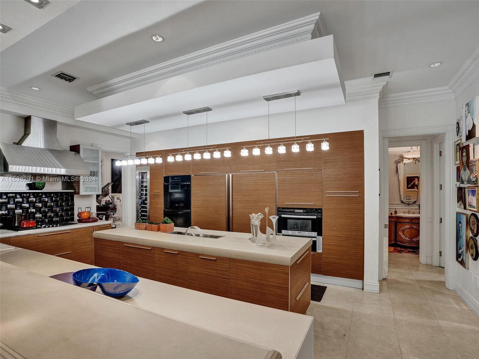 GOLDEN BEACH SEC E - Residential