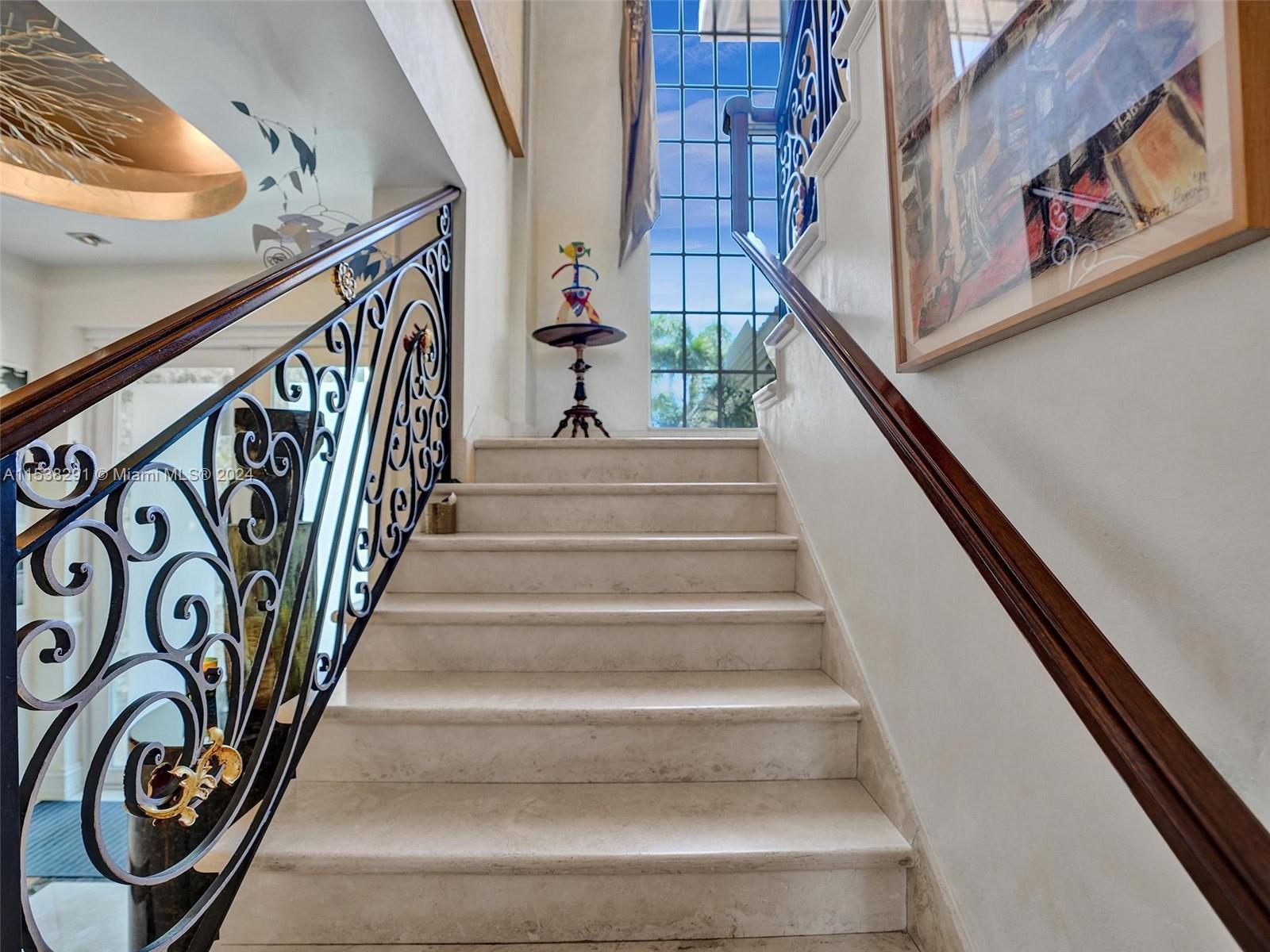 GOLDEN BEACH SEC E - Residential