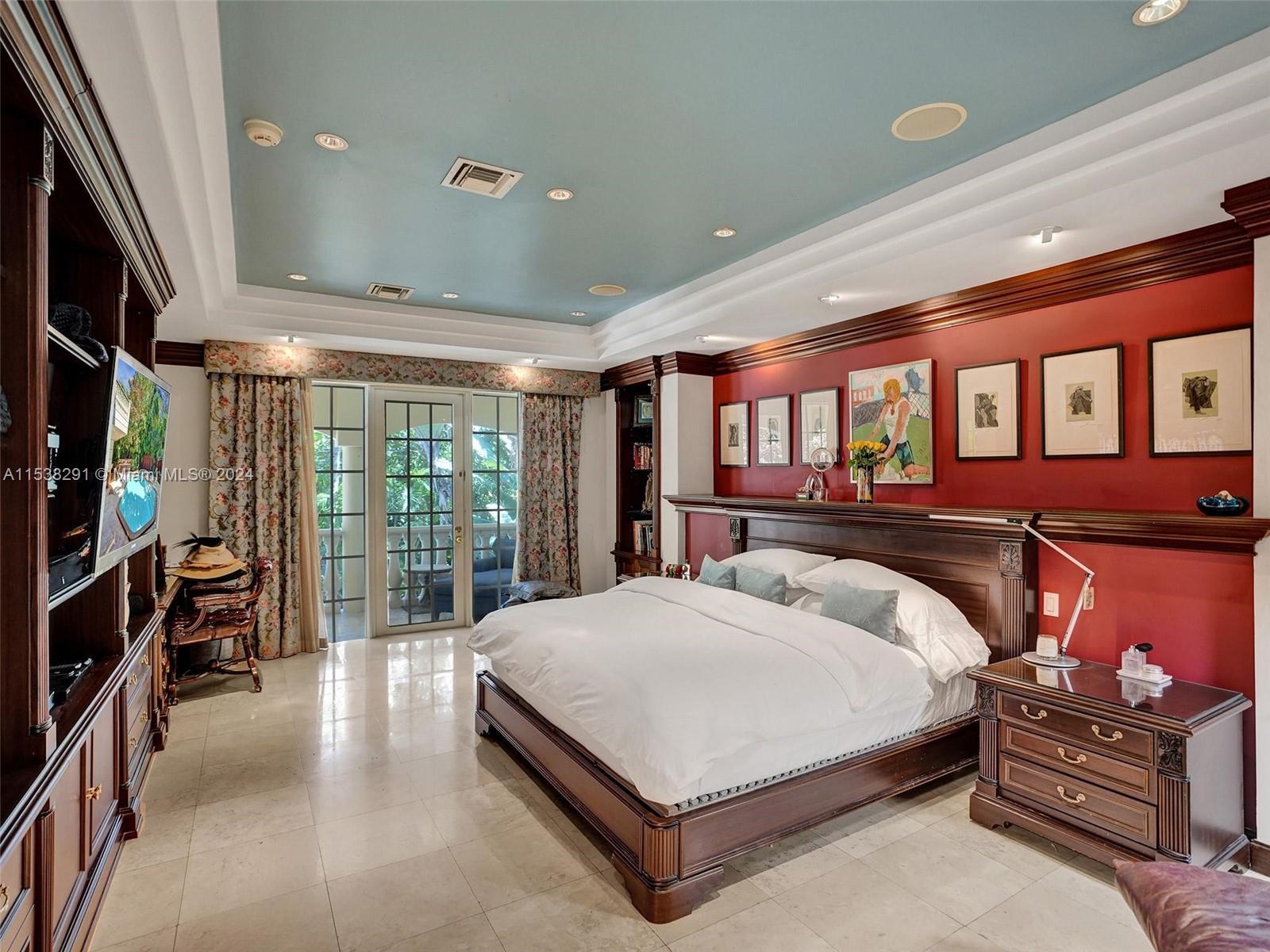 GOLDEN BEACH SEC E - Residential
