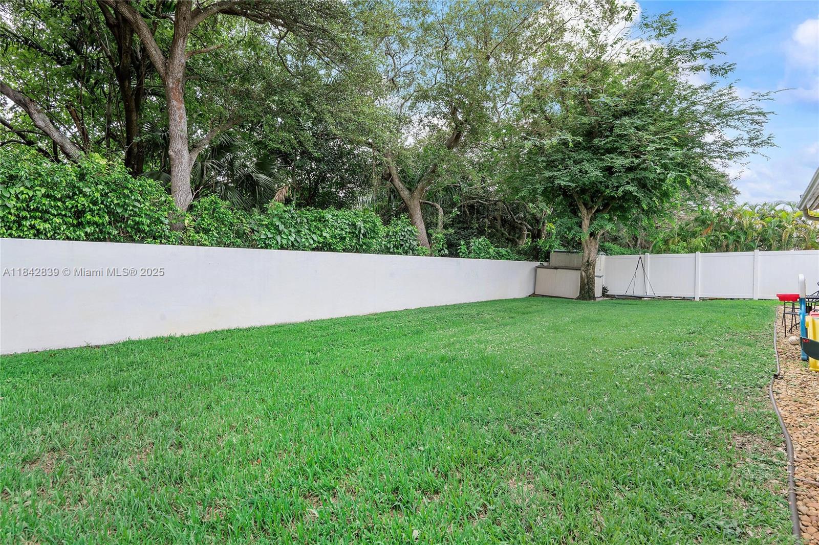 FLAMINGO ESTATES - Residential